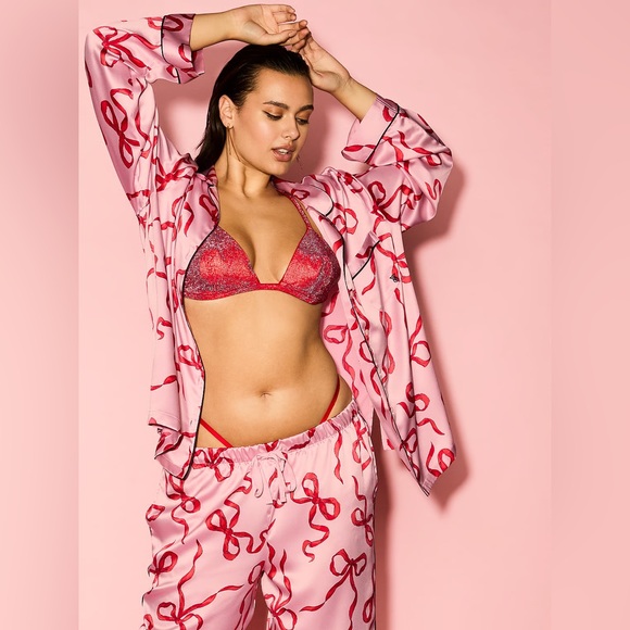 🎀NWT SOLD OUT Victoria's Secret Chalk Rose Bows Glazed Satin Pajama Set 🎀 - Picture 2 of 3